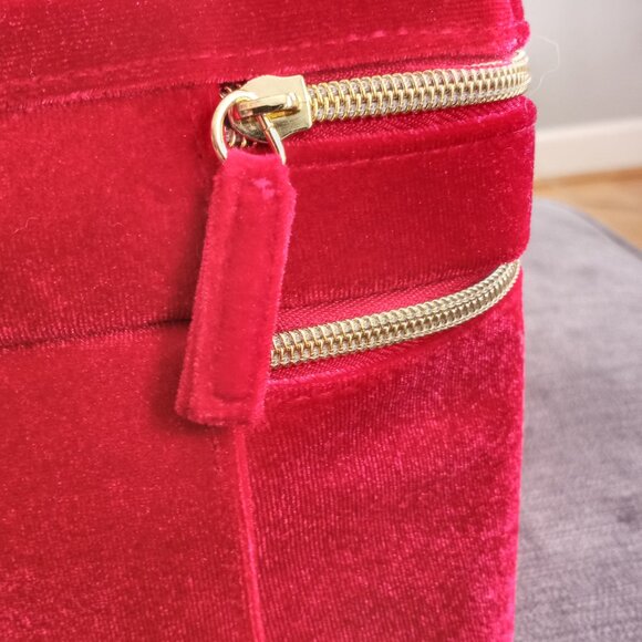 'Estee Lauder' Large Red Velvet Cosmetic Case NWOT - Picture 5 of 9